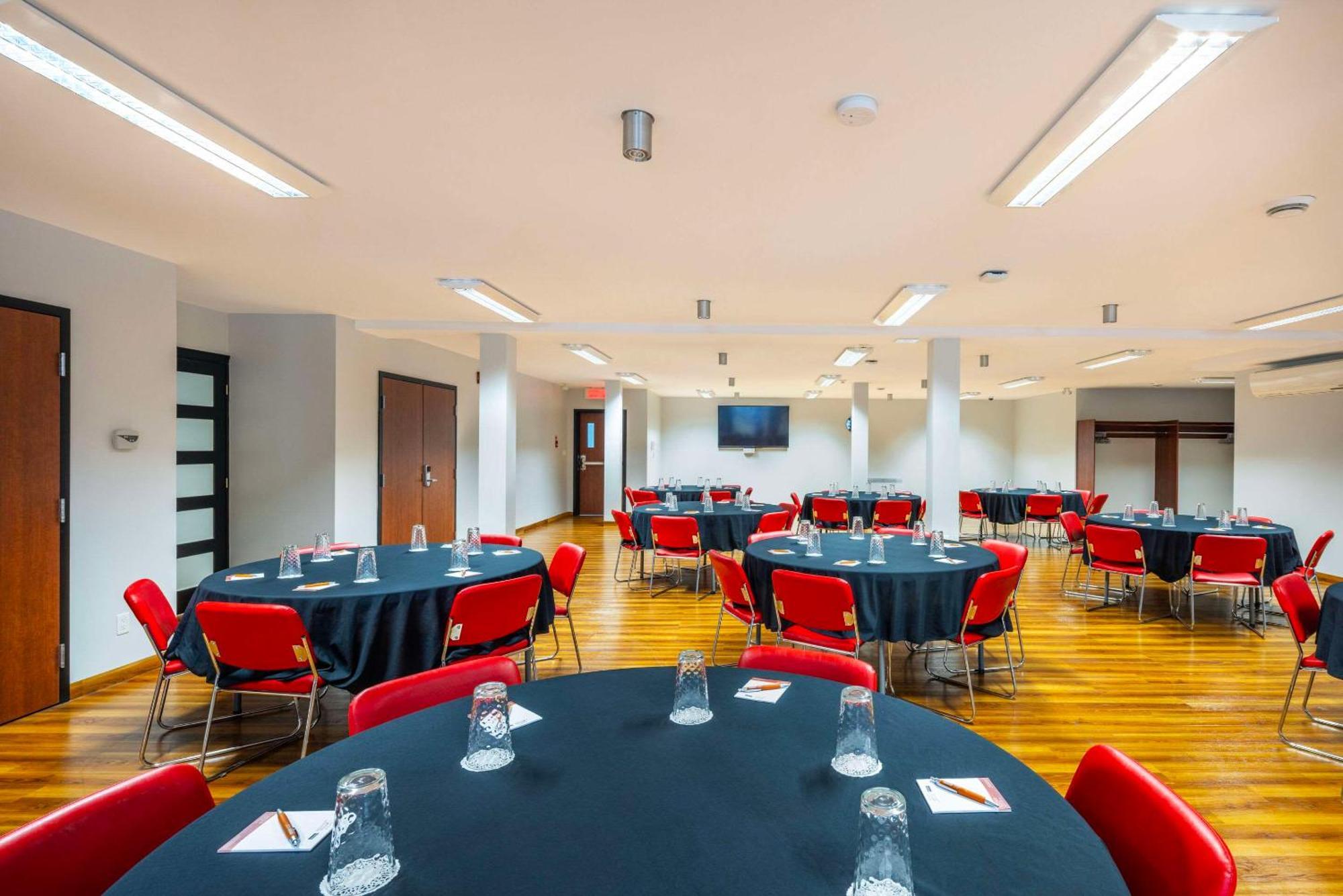 Les Suites De Laviolette Ascend Hotel Collection Trois-Rivieres Exterior photo