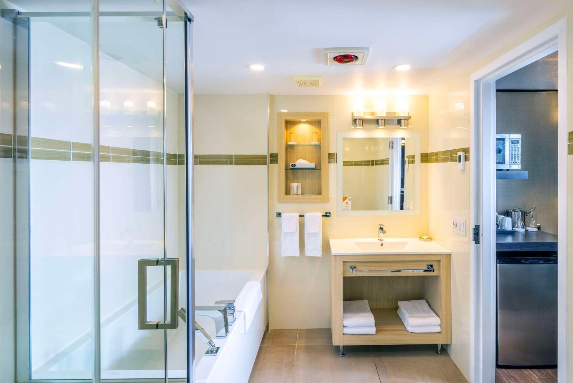 Les Suites De Laviolette Ascend Hotel Collection Trois-Rivieres Exterior photo