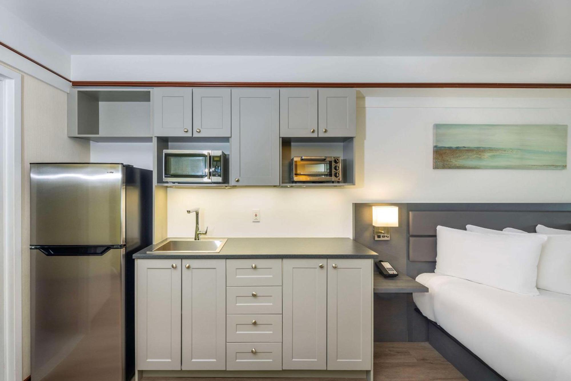 Les Suites De Laviolette Ascend Hotel Collection Trois-Rivieres Exterior photo