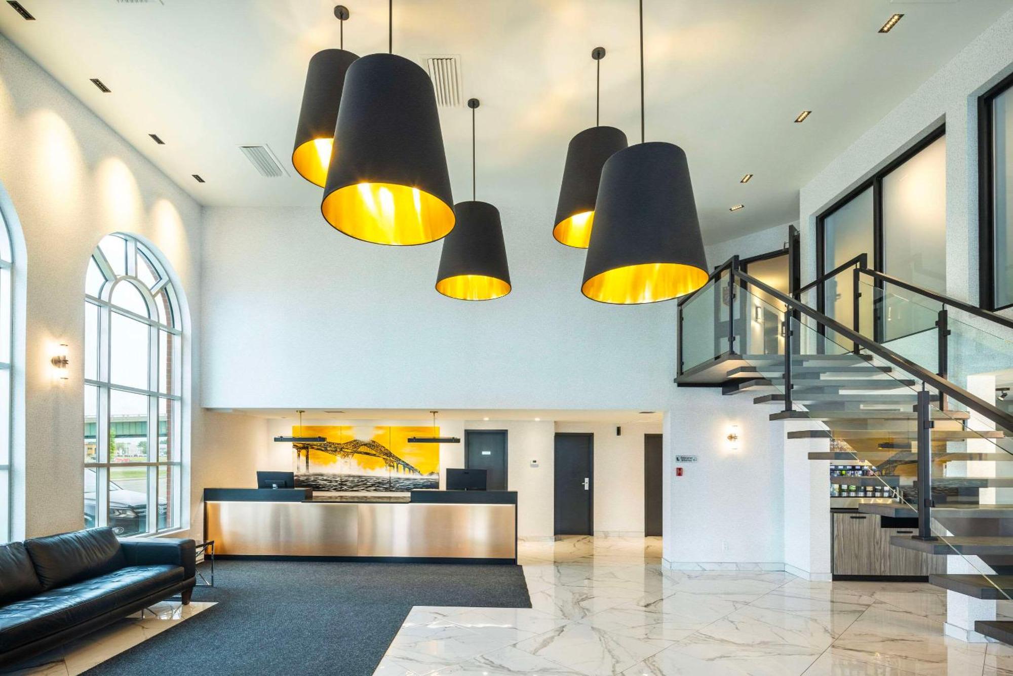 Les Suites De Laviolette Ascend Hotel Collection Trois-Rivieres Exterior photo