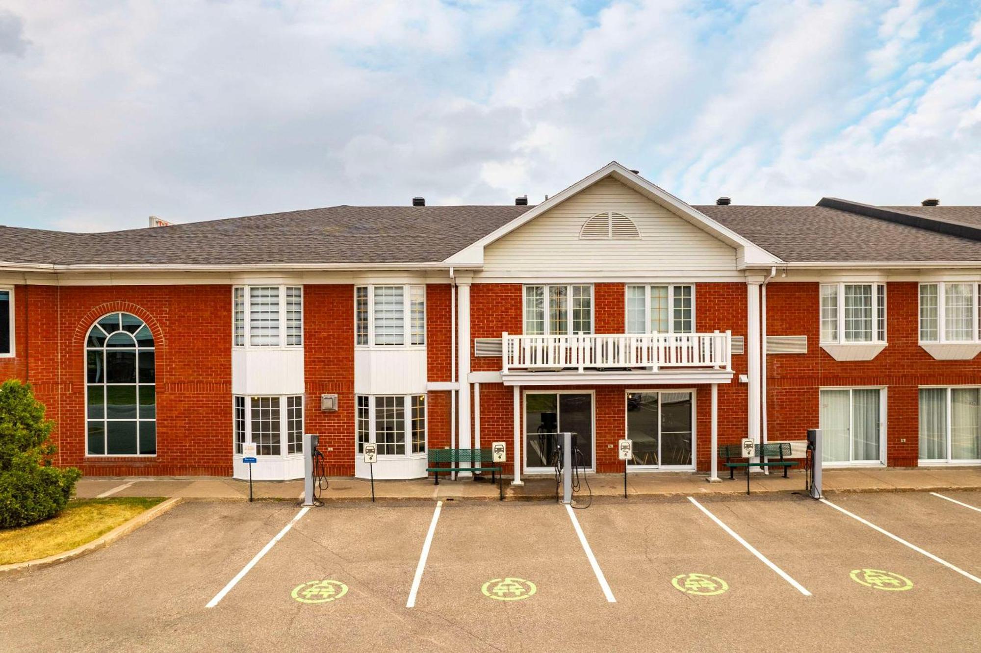 Les Suites De Laviolette Ascend Hotel Collection Trois-Rivieres Exterior photo